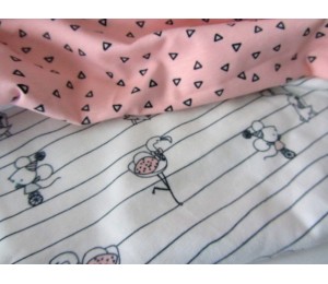 Jersey Circus play Triangles lachs